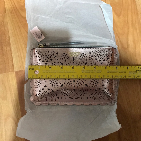 ✂️Victoria's Secret Laser Cut Pink Wristlet - Picture 5 of 7